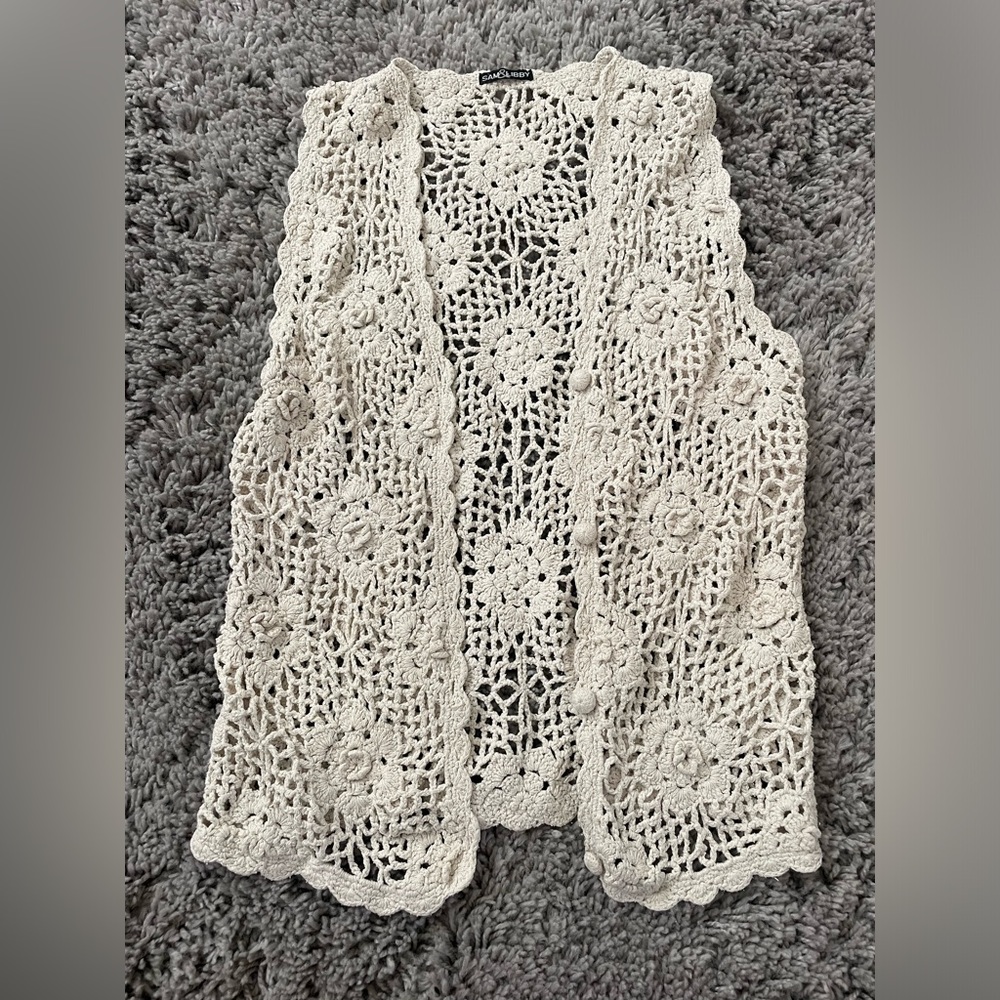 ADORABLE CROCHET CARDIGAN